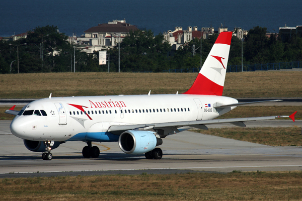 AUSTRIAN AIRBUS A319 IST RF IMG_5077.jpg