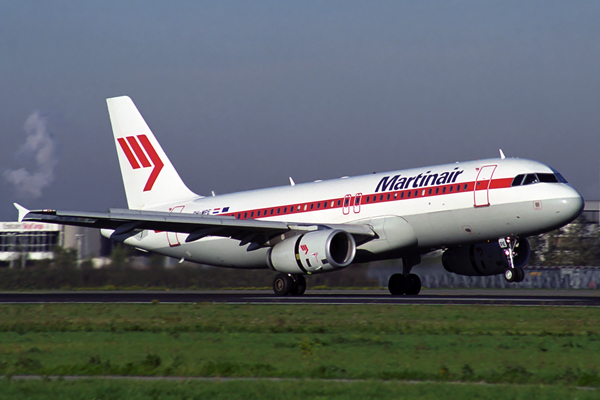 MARTINAIR AIRBUS A320 AMS RF 1772 27.jpg