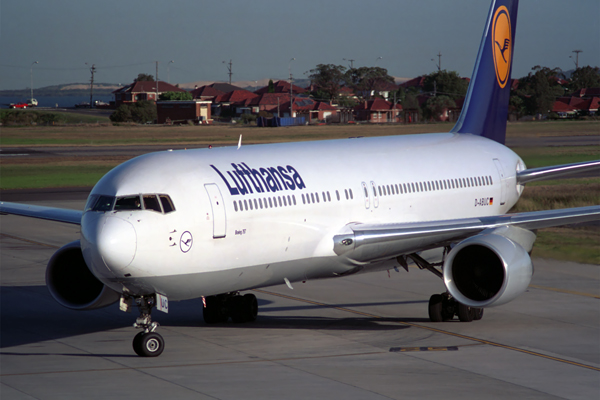 LUFTHANSA BOEING 767 300 SYD RF 791 29.jpg