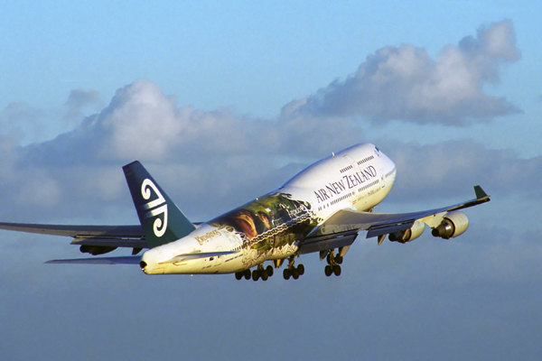 AIR NEW ZEALAND BOEING 747 400 SYD RF 1712 28.jpg