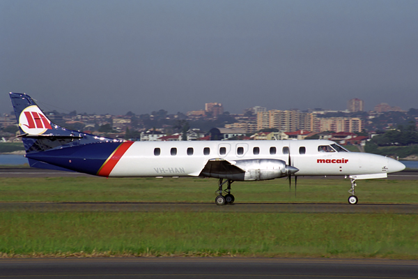 MACAIR METROLINER SYD RF 1827 1.jpg