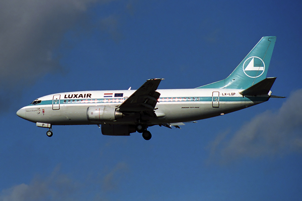 LUXAIR BOEING 737 500 LHR RF 1077 24.jpg