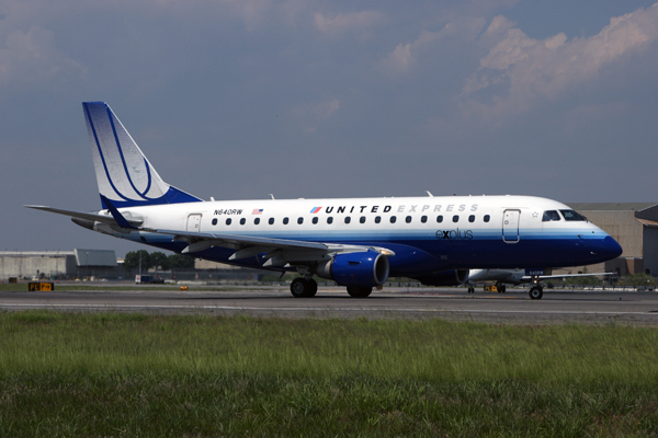 UNITED EXPRESS EMBRAER 170 JFK RF IMG_7624.jpg