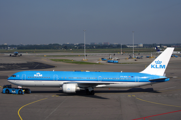 KLM BOEING 767 300 AMS RF IMG_2343.jpg