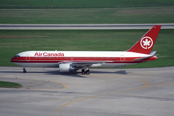 AIR CANADA BOEING 767 200 YYZ RF 537 8.jpg