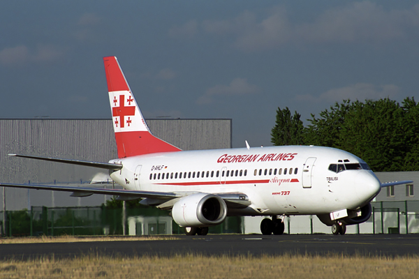 GEORGIAN AIRLINES BOEING 737 300 CDG RF 1850 24.jpg