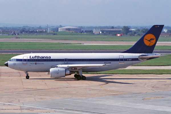 LUFTHANSA AIRBUS A310 200 LHR RF 055 3.jpg