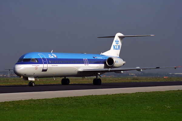 KLM FOKKER 100 AMS RF 1070 16.jpg