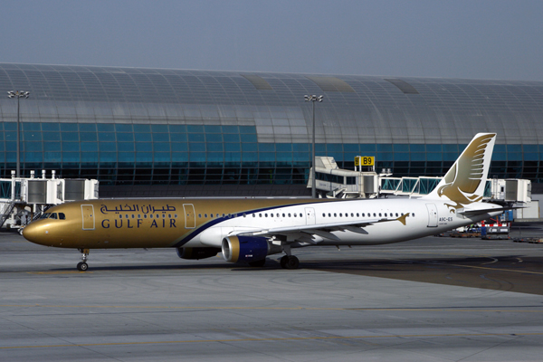 GULF AIR AIRBUS A321 DXB RF IMG_0235.jpg