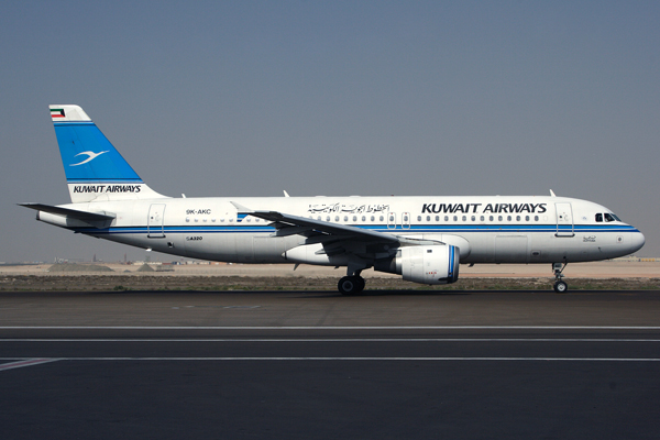 KUWAIT AIRWAYS AIRBUS A320 AUH RF IMG_9809.jpg