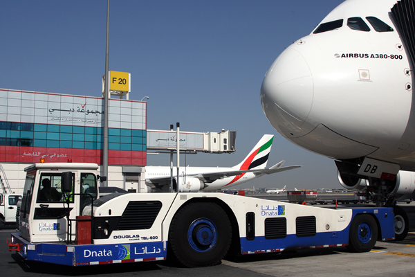 AIRBUS A380 PUSHBACK DXB RF IMG_0040.jpg