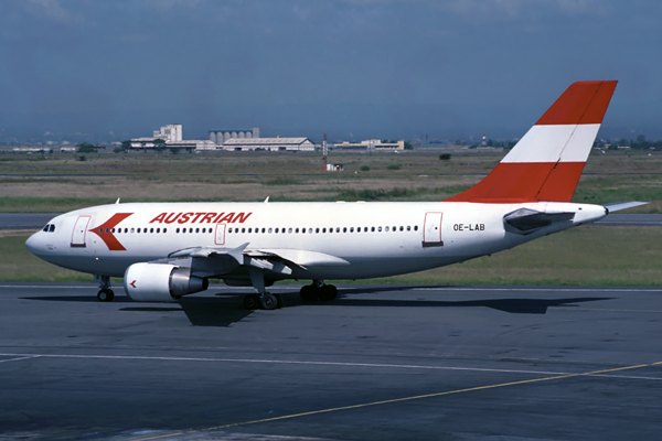 AUSTRIAN AIRBUS A310 300 NBO RF 617 28.jpg