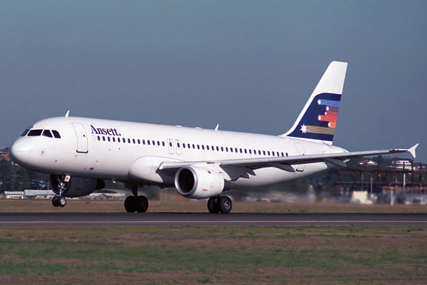 ANSETT AIRBUS A320 SYD RF 376 8.jpg