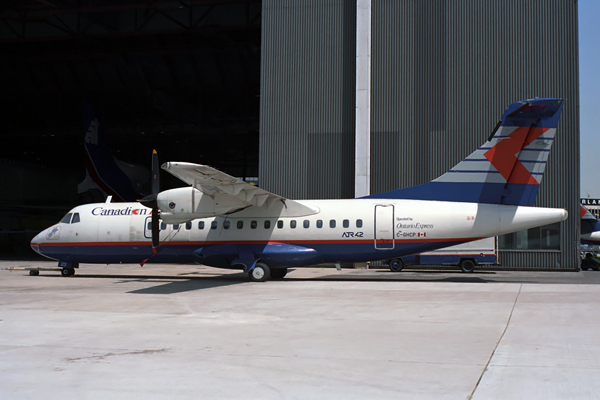 CANADIAN REGIONAL ATR 42 YYZ RF 536 31.jpg