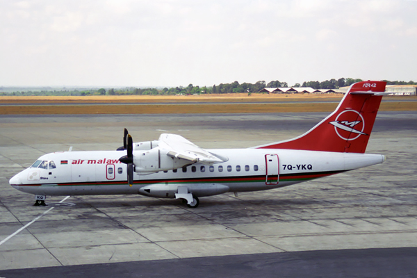 AIR MALAWI ATR42 HRE RF 1049 3.jpg