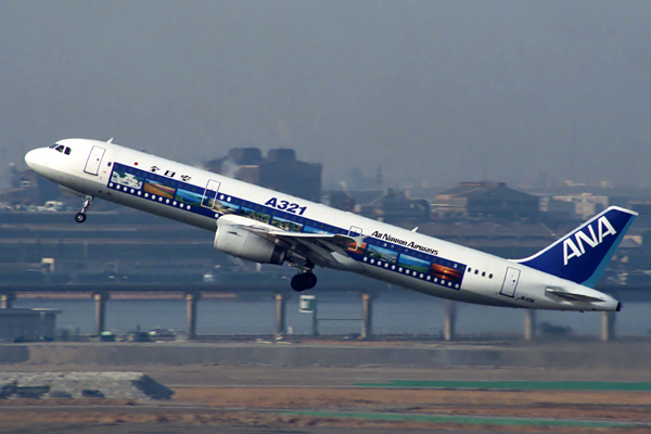 ANA AIRBUS A321 HND RF 1338 22.jpg