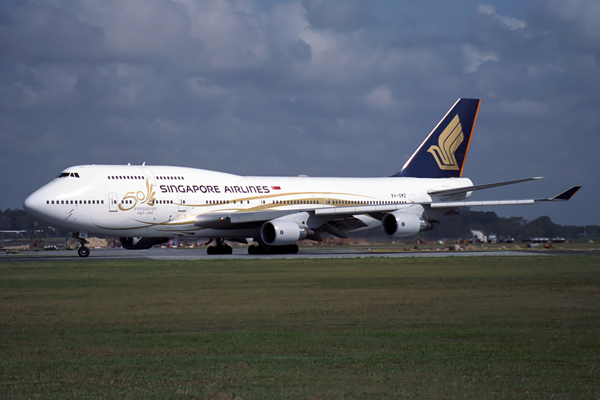 SINGAPORE AIRLINES BOEING 747 400 SIN RF 1142 28.jpg