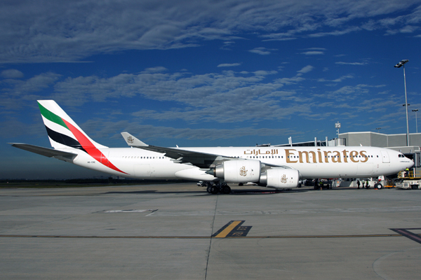 EMIRATES AIRBUS A340 500 BNE RF IMG_0619.jpg