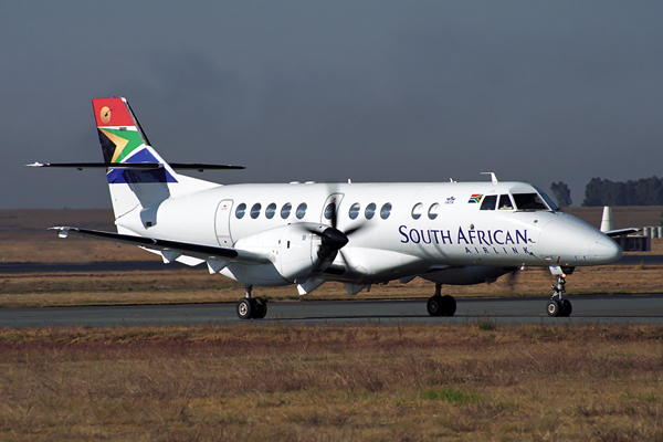 SOUTH AFRICAN AIRLINK BAE J41 JNB RF 1486 6.jpg