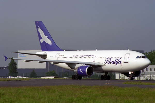 KHALIFA AIRBUS A310 300 CDG RF 1593 15.jpg