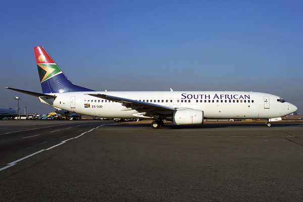 SOUTH AFRICAN BOEING 737 800 JNB RF 1572 6.jpg