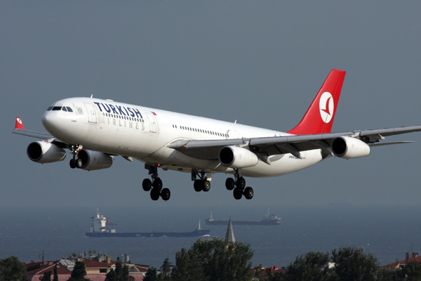 TURKISH AIRLINES AIRBUS A340 300 IST RF IMG_2817.jpg