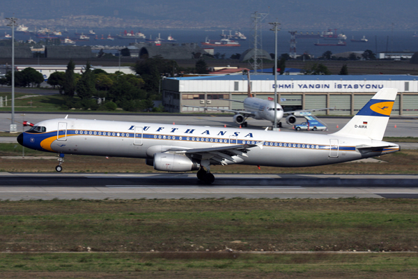 LUFTHANSA AIRBUS A321 IST RF IMG_2852.jpg