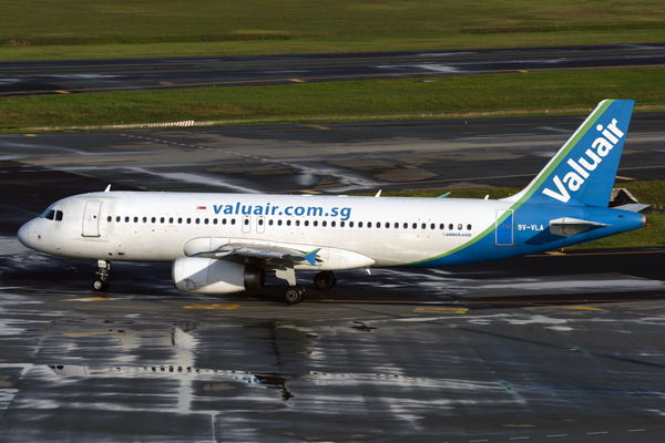 VALUAIR AIRBUS A320 SIN RF IMG_2681.jpg