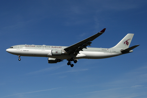 QATAR AIRWAYS AIRBUS A330 300 LHR RF IMG_2155.jpg