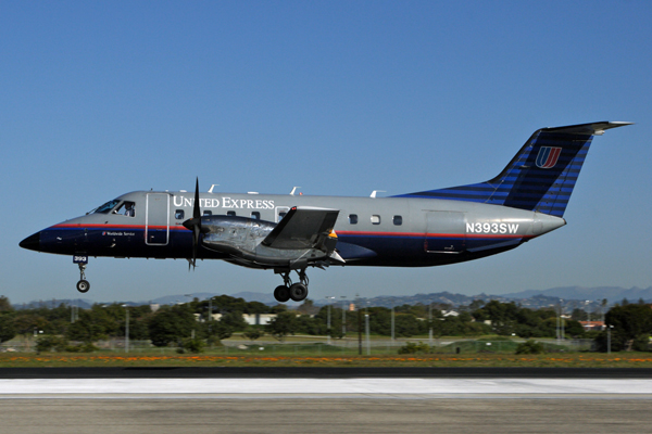 UNITED EXPRESS EMBRAER 120 LAX RF IMG_3009.jpg