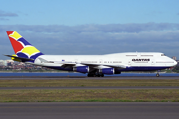 QANTAS BOEING 747 400 SYD RF 1575 16.jpg