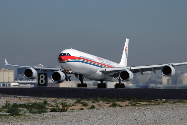 CHINA EASTERN AIRBUS A340 600 LAX RF IMG_3568.jpg