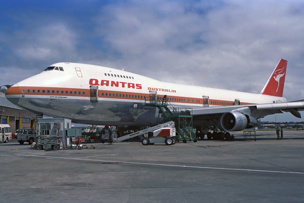 QANTAS BOEING 747 200 SYD RF 125 15.jpg