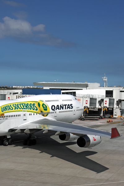 QANTAS BOEING 747 400 SYD RF IMG_2021.jpg