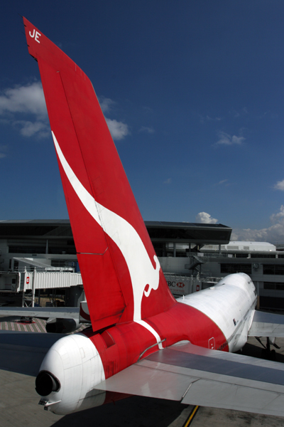 QANTAS BOEING 747 400 SYD RF IMG_2008.jpg