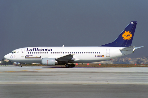 LUFTHANSA BOEING 737 300M ATH RF 1181 36.jpg