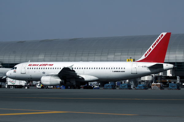 AIR INDIA AIRBUS A320 DXB RF IMG_9553.jpg