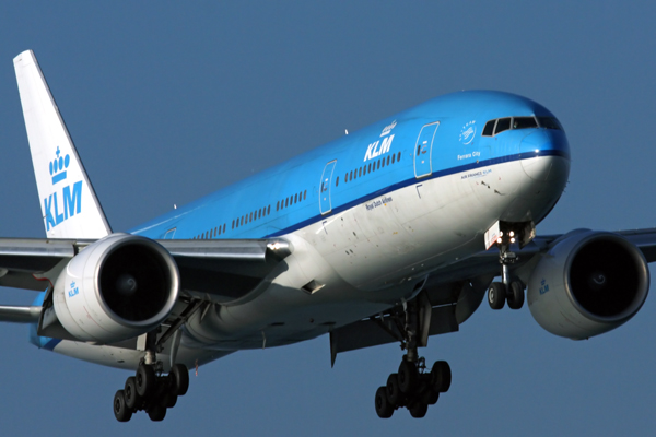 KLM BOEING 777 200 KIX RF IMG_2087.jpg