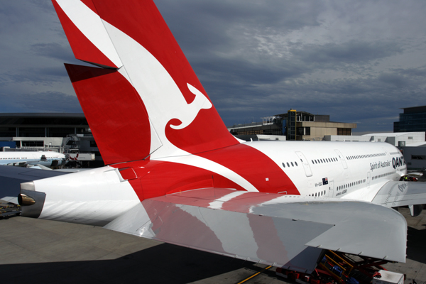 QANTAS AIRBUS A380 SYD RF IMG_6007.jpg