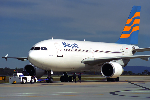 MERPATI AIRBUS A310 300 MEL RF 1089 8.jpg