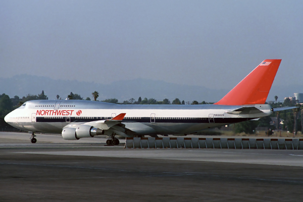 NORTHWEST BOEING 747 400 LAX RF 208 27.jpg