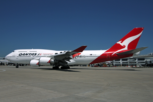 QANTAS BOEING 747 400 SYD RF IMG_6161.jpg