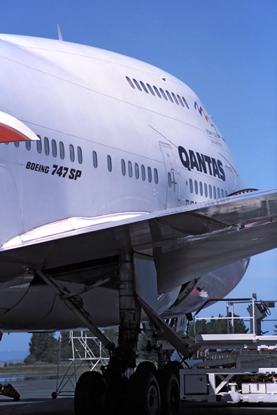 QANTAS BOEING 747SP HBA RF 748 25.jpg