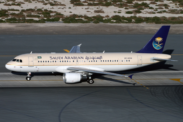 SAUDI ARABIAN AIRBUS A320 DXB RF IMG_1637.jpg