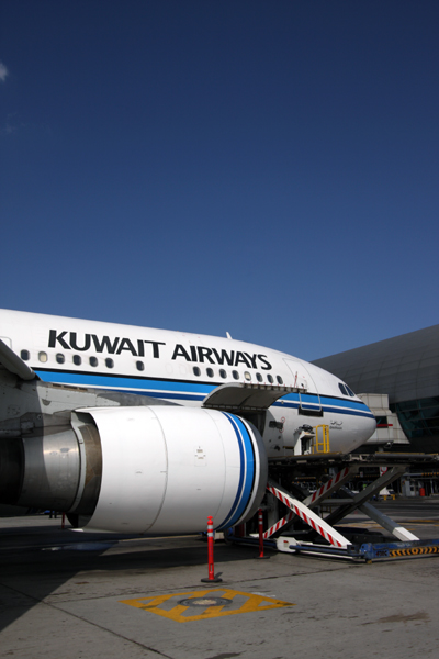 KUWAIT AIRWAYS AIRBUS A310 300 DXB RF IMG_6678.jpg
