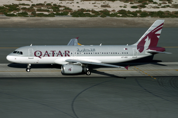 QATAR AIRBUS A320 DXB RF IMG_1574.jpg