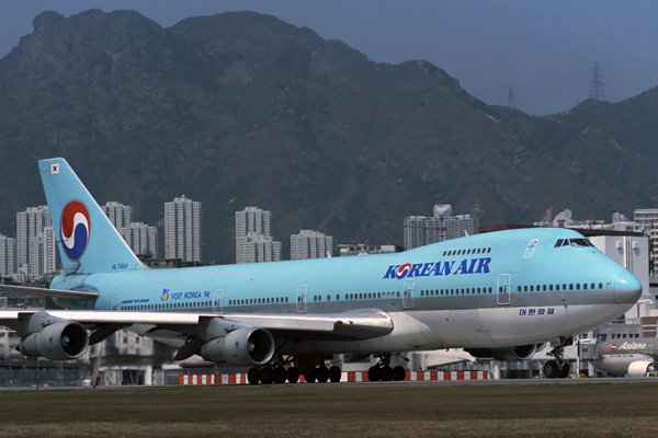 KOREAN AIR BOEING 747 200 HKG RF 766 33.jpg