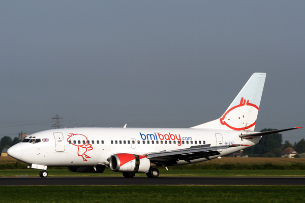 BMI BABY BOEING 737 500 AMS RF IMG_6264.jpg