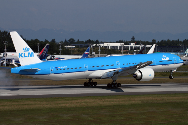 KLM BOEING 777 300ER PAE RF IMG_5866.jpg