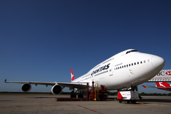 QANTAS BOEING 747 400ER BNE RF IMG_7163.jpg